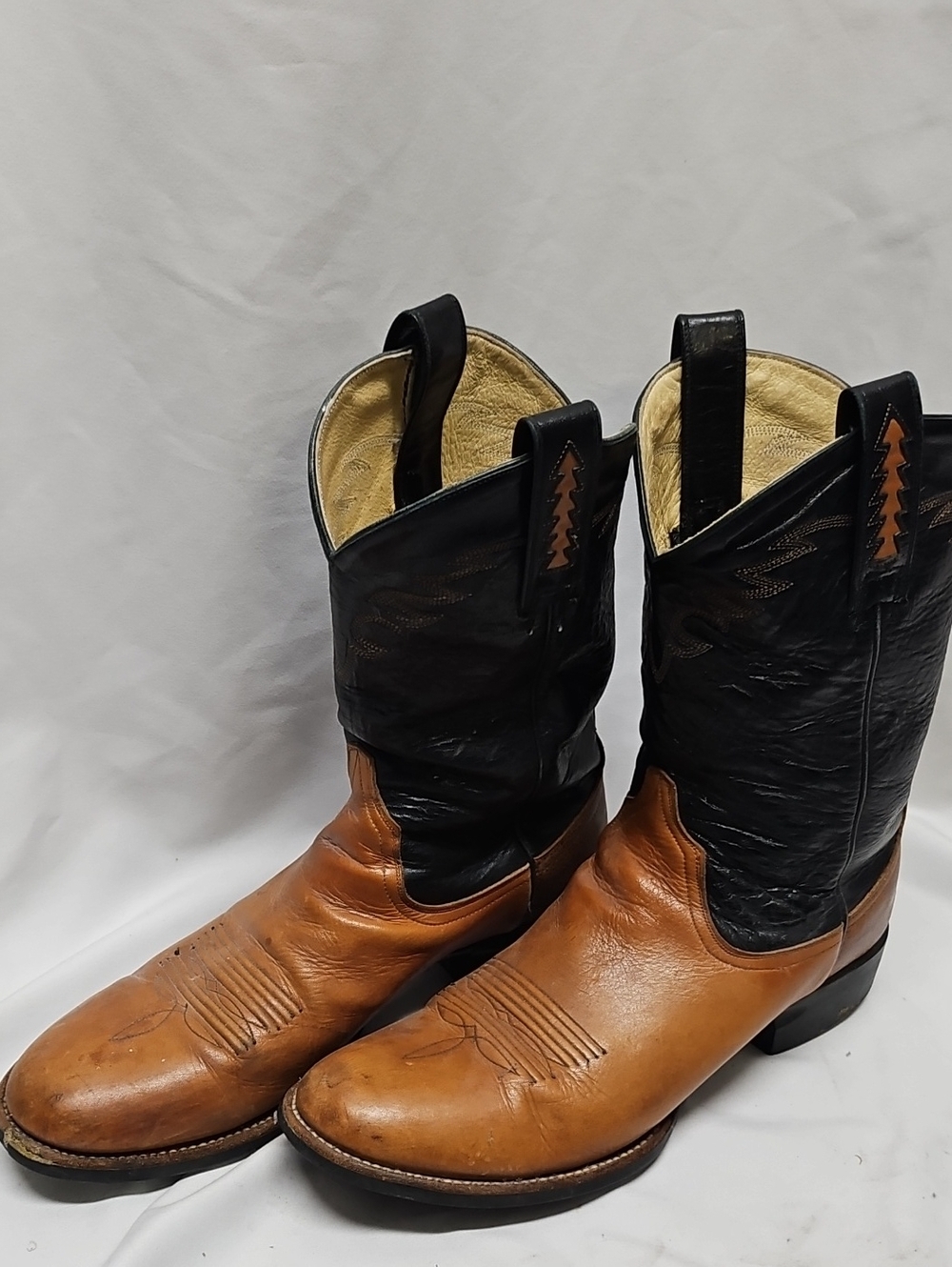 Ariat Two-Tone Cowboy Boots in Black & Brown 10.5